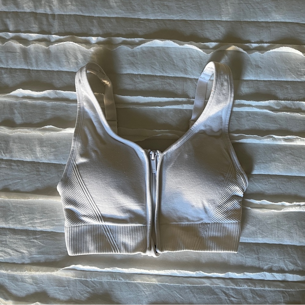 Front zip sports bra white
